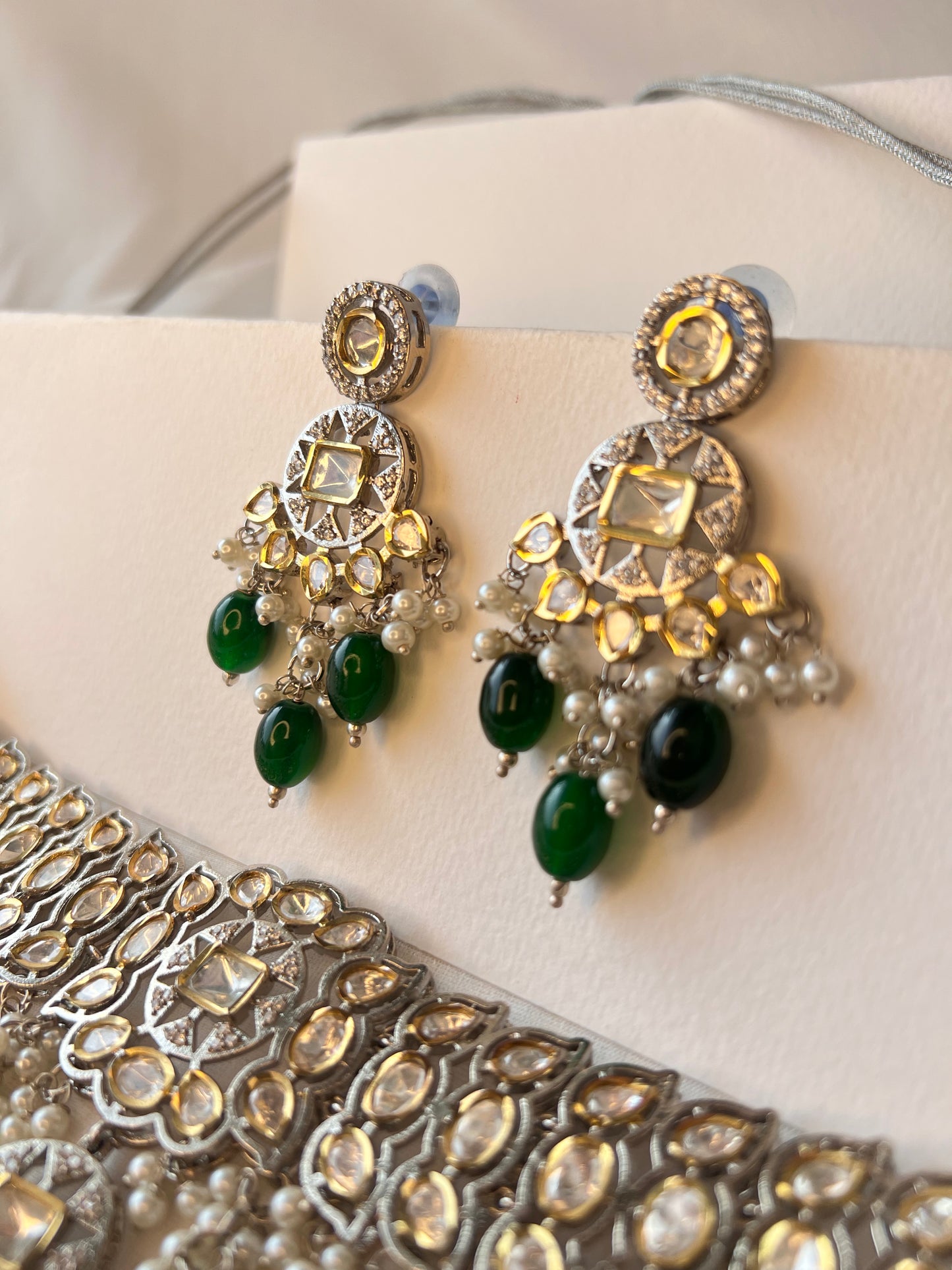 Emerald Elegance Jewelry Set