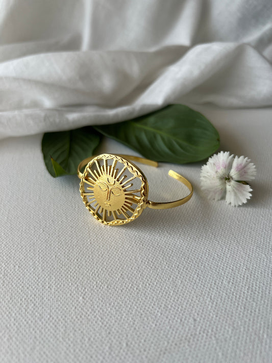 Sun Majesty Cuff